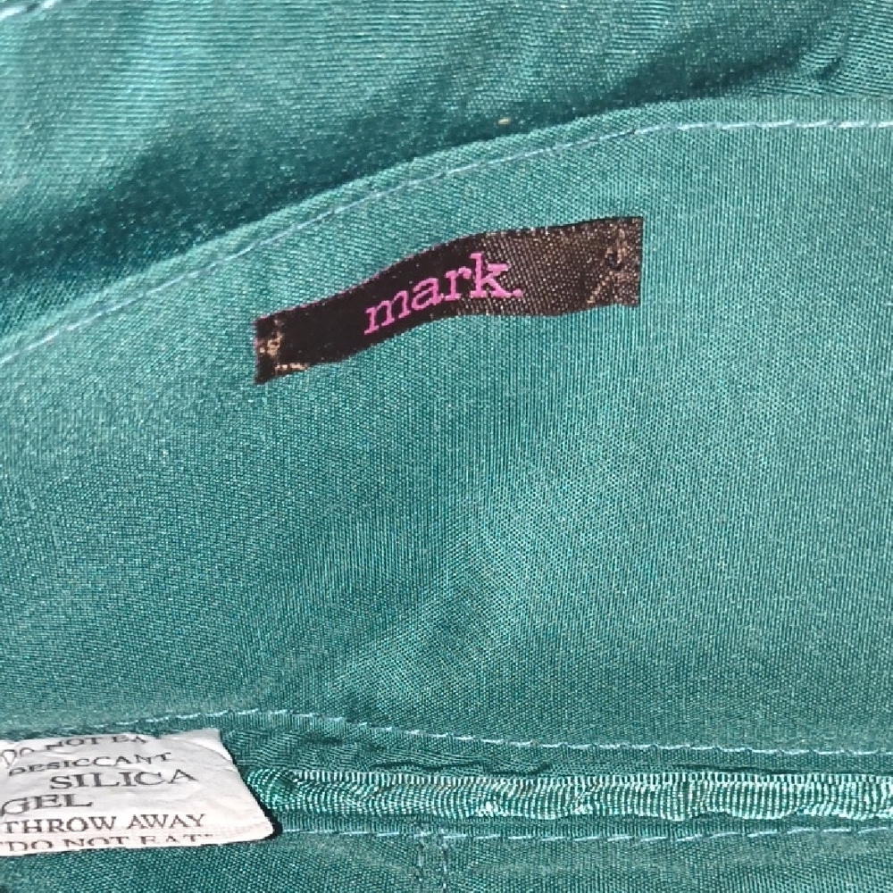 mark. In The City Wallet - Picture 3 of 6